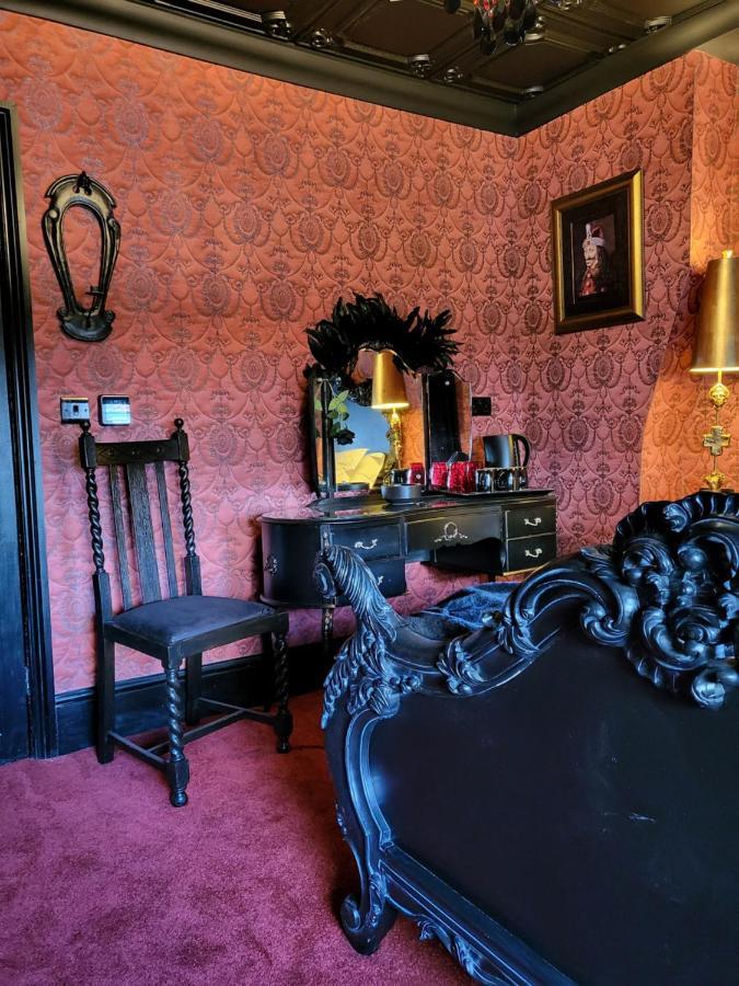 Wednesday'S Family Rooms York Bagian luar foto