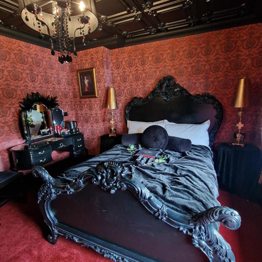 Wednesday'S Family Rooms York Bagian luar foto