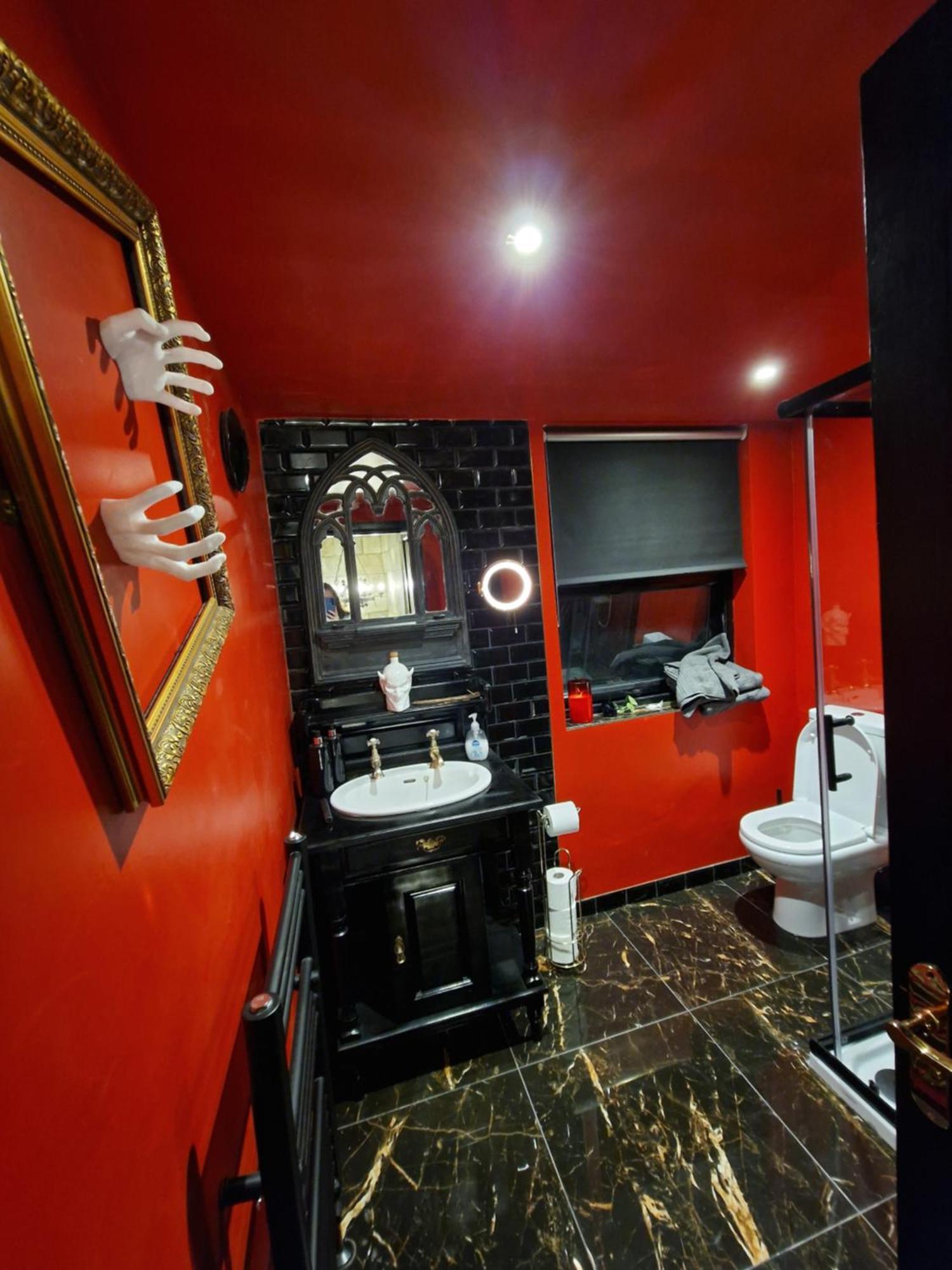 Wednesday'S Family Rooms York Bagian luar foto